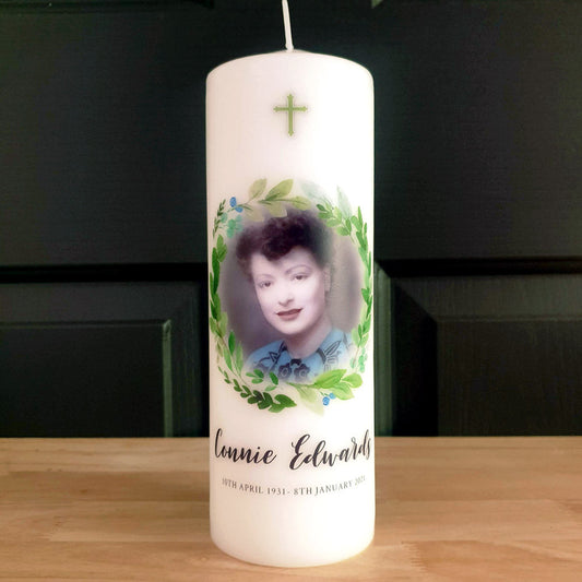 Leafy Wreath Memorial Candle